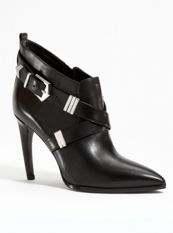 GUESS SHOES, 패션 블로거 ‘Elin Kling’ 에디션 공개
