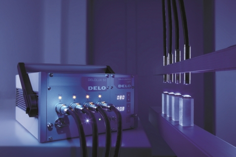 독일의 산업용 접착 솔루션 제공업체인 델로 (DELO; www.delo.de)가 산업용 경화 램프 2종과 이에 사용되는 특수 용도 접착제를 발표했다.