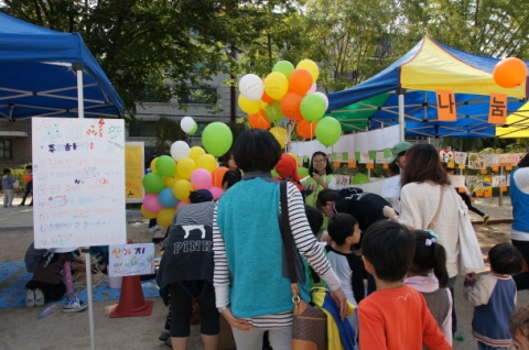 삼전종합사회복지관에서는 지역 내 나눔 문화 확산 및 지역 주민 간 화합의 장을 마련하기 위하여 2008년부터 매년 주민나눔축제를 진행하고 있다.