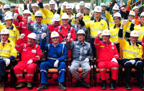 Shell, Technip and Samsung Heavy Industries celebrate the first steel cut for the game-changing Prelude floating liquefied natural gas project’s substructure. Front row L-R:  Project Director Jaap de Vries, Technip Chairman & CEO Thierry Pilenko, Shell Projects & Technology Director Matthias Bichsel, Samsung Heavy Industries EVP and Shipyard General Manager D.Y. Park, Shell EVP Projects Rob Kretzers, Shell VP Technical and Prelude Bruce Steenson.