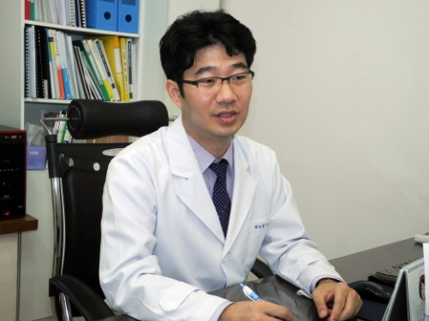 피부과 전문의 최성욱 원장