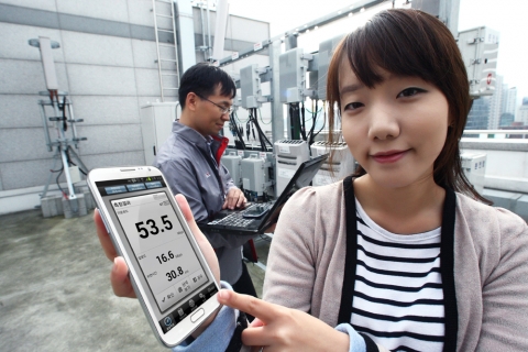 KT는 가입자가 몰리는 주요 도심에서도 고객들이 최대 2배 빠른 LTE 속도를 즐길 수 있도록 LTE 어드밴스드(Advanced) 대표기술 중 하나인 ‘쿼드 안테나(Quad Ant