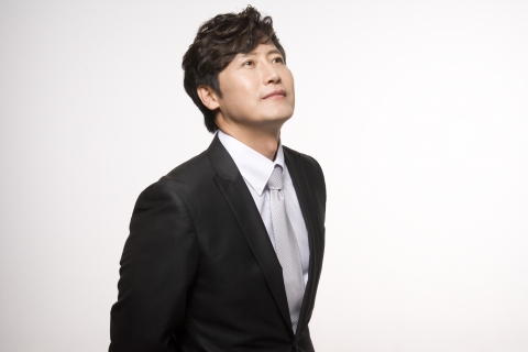 '울지마 톤즈'의 뮤지컬 스타 크리스 조