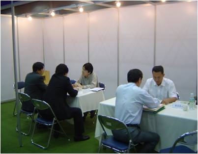 국내외 건물관리 업계의 동향을 파악하고 다양한 정보를 현장에서 직접 확인할 수 있는 국제 그린 홈·빌딩 관리산업전이 오는 2012년 11월 28일(수)부터 11월 30일(금)까지, 3일간 코엑스 C홀에서 개최된다.