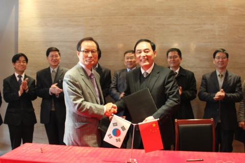 건국대학교는 송희영 총장이 19일~23일 4박 5일간 중국 난징대와 쓰촨대를 방문하여 양 교간 학술 연구 및 교수•학생 교류 확대 방안 등을 논의했다고 23일 밝혔다.