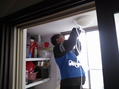 빨래건조대 설치작업