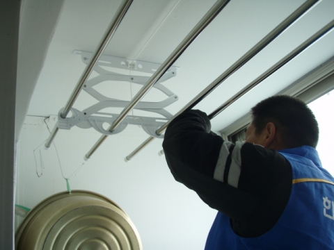 한국철도공사 자원봉사단과 함께 작업