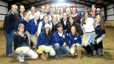 존슨앤웨일즈대학교의 IHSA Hunt Seat team