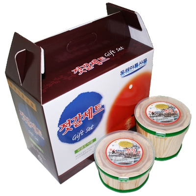 주부들의 명품식단을 위한 1, 2차 식품은 물론 가공식품과 생활용품 등을 다루는 식품중심 종합몰 ‘하나로몰’이 12월 1일 그랜드 오픈한다.(사진 젓갈)