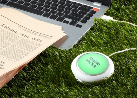 글로벌 통합보안기업 안랩(구 안철수연구소, 대표 김홍선, www.ahnlab.com)이 미국 최대 가전 유통업체를 통해 개인 PC용 원터치 보안 솔루션 ‘V3 클릭 (V3 Click)’의 판매 확대에 나섰다.