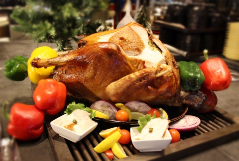 제주그랜드호텔 프리미엄 라이브 뷔페 삼다정에서는 12월 8일(토)부터 25일(화)까지 18일간  다양한 칠면조 요리를 직접 맛볼 수 있는 칠면조 요리 페스티벌을 진행한다.