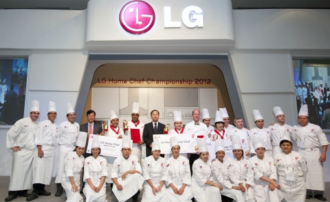 대회에 참가한 중남미 10개국 14개팀이 기념촬영을 하는 모습.