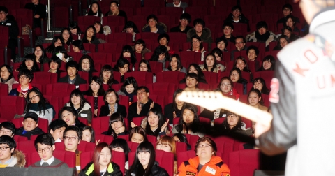 건국대(총장 송희영)는 18일 2013학년도 대입 수시모집 입학사정관전형 합격생들의 효율적인 대학생활 계획과 설계에 도움을 주기 위해 합격생 400명을 캠퍼스로 초청 ‘신입생 예비
