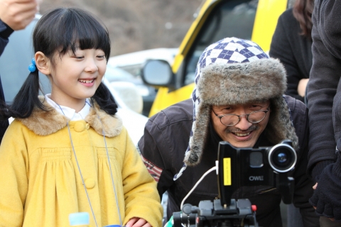 KT는 대한민국 대표 스마트폰 단편영화 공모전 '제3회 올레 국제스마트폰영화제' 개막이 2013년 4월 17일로 확정되었으며 단편경쟁 출품작을 2월 한달 동안 모