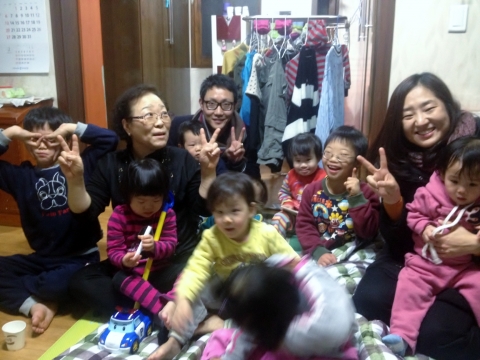 지난 한 해, 사단법인 함께하는 사랑밭과 협력하여 난치병 환자, 장애아동 등 복지의 사각에서 힘겨워 하는 이웃을 위해 나눔을 실천해 온 삼성생명 SA사업부에서 장애아동들을 위한 연
