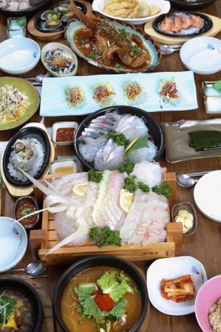제주 섬횟집의 계절 활어회 테마 코스