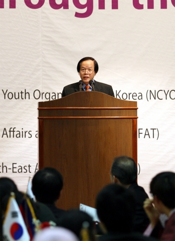 한국청소년단체협의회와 외교통상부와 ASEAN의 후원으로 개최한 제14회 한아세안 청소년교류 행사의 개막식이 1.23일 국제청소년센터에서 열린 가운데, 쩐쫑또안 주한 베트남 대사가 축사를 하고 있다.