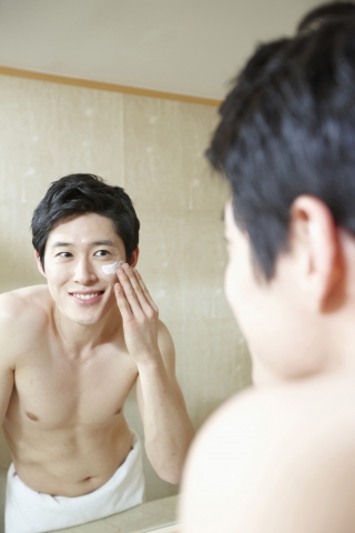 좀 놀아본 오빠들의 피부 관리, 2013년에도 잘 나가는 오빠가 되고 싶은 그들을 위한 시술