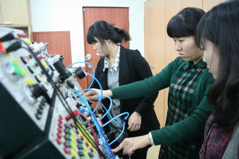 군산대학교 WISET전북지역사업단이 2012년도 사업 평가 결과 최고 등급인 S등급을 받았다.