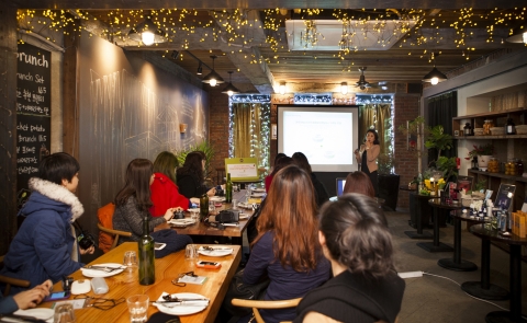 아미코스메틱의 천연 내추럴 전문 브랜드 퓨어힐스에서 지난 1월 30일 파워블로거 18명과 함께 하는 퓨어힐스 런칭 뷰티클래스를 개최했다.