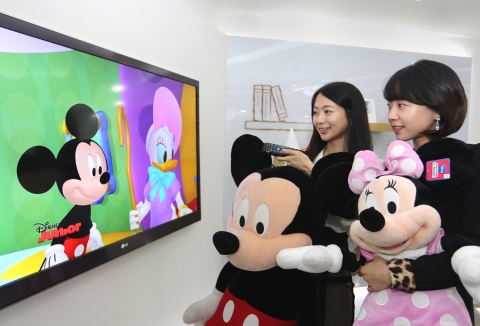 LG유플러스(부회장 이상철 / www.uplus.co.kr)가 자사 IPTV인 u+tv G를 통해 전세계 어린이들에게 인기 높은 디즈니 애니메이션 400여편을 영어 및 우리말 더빙