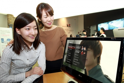 KT는 최다 HD채널 보유, 다양한 콘텐츠와 재미로 유료방송업계에서 가장 많은 고객들에게 사랑 받고 있는 ‘olleh tv’의 데이터 전송 대역폭을 단계적으로 확대해 보다 선명한 화질로 고객들의 만족을 높여 갈 예정이라고 밝혔다.