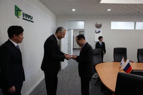 15일 동명대를 찾은 주부산러시아총영사 일행