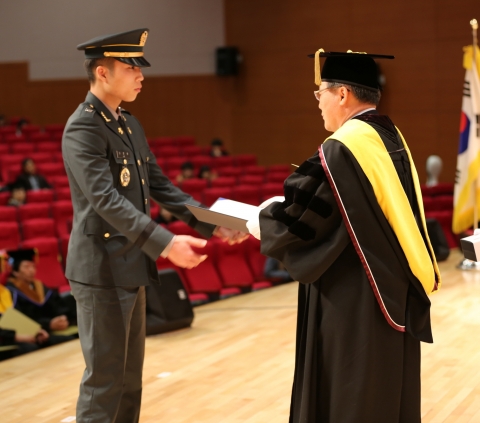 군산대 2012학년도 전기학위수여식