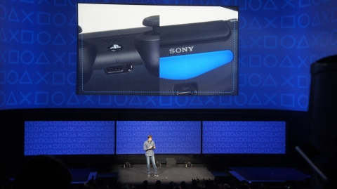 소니컴퓨터엔터테인먼트(Sony Computer Entertainment Inc., SCE)는 오늘 ‘PlayStation®Meeting 2013’ 에서 차세대 가정용 게임 플랫폼이자 비디오게임 산업의 밝은 미래와 뛰어난 창조성을 전망하게 하는 신제품 PlayStation®4(PS4™)를 발표했다.