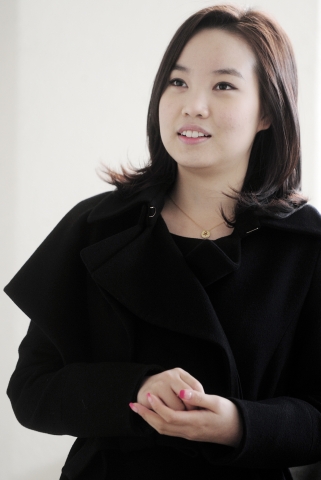 건국대 양숙희 학생(21. 커뮤니케이션학과 2)은 지난 학기보다 성적이 많이 올라 학교로부터 받게 될 성적향상장학금(Step-Up 장학금) 50만원을 가정 형편이 더 어려운 후배에