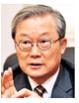 이임하는 (사)한국자살예방협회 임원 홍강의 서울의대 명예교수