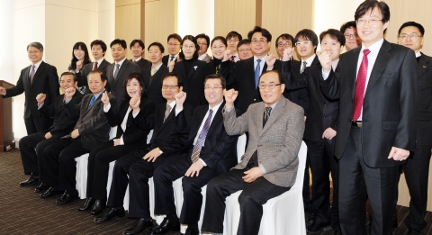 건국대학교(총장 송희영)는 교육•연구 분야 경쟁력 강화를 위해 2013학년도 1학기에 서울캠퍼스 32명, 글로컬캠퍼스(의학전문대학원 포함) 13명 등 총 45명의 전임교원을 3월 