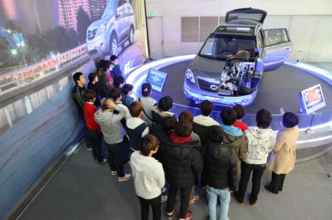 동명대 신입생 동기유발학기 15일 르노삼성차 견학 장면4