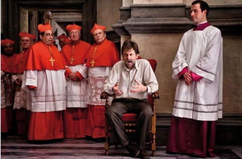난니모레티의 &lt;우리에겐 교황이 있다&gt; 사진작가 philippe Antonello 작품