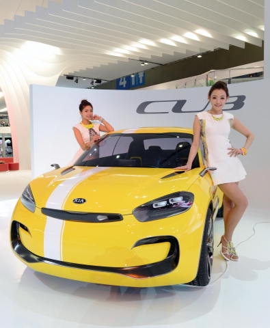 기아차는 이번 서울모터쇼에서 합리적 가치를 중시하는 트렌드 세터를 위한 도시형 4도어 쿠페 콘셉트카 ‘CUB(캅, 개발명 KND-7)’을 세계 최초로 선보였다.