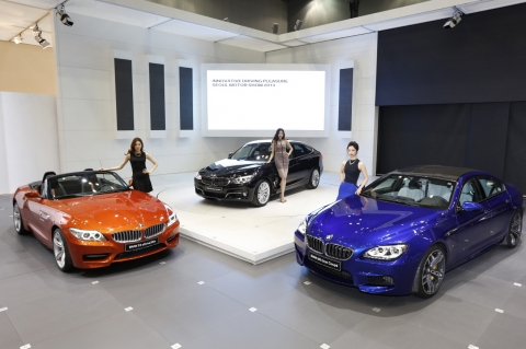BMW 코리아 아시아 프리미어 모델 공개: 좌측부터 BMW 뉴 Z4, 뉴 3시리즈 그란 투리스모, 뉴 M6 그란 쿠페