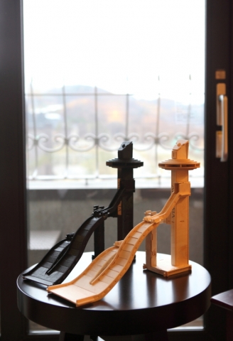 알펜시아 리조트 - 키즈 체험 패키지 - 스키점핑타워 나무 조립 장난감 2개