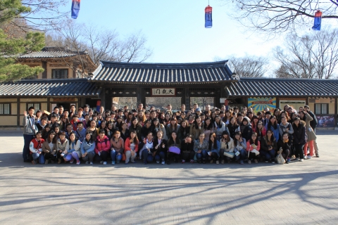 건국대 국제협력처 외국인서비스센터(센터장 유운석)는 외국인 교환학생들의 한국 생활 적응을 돕고 한국 전통 문화에 대한 이해를 높이기 위해 지난달 29일 2013학년도 1학기 신규 