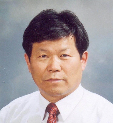 서울역 인근 노숙인들의 아버지라고 불리는 김범곤 목사. 사단법인 ‘참 좋은 친구들’의 마당쇠를 자처하는 이다.