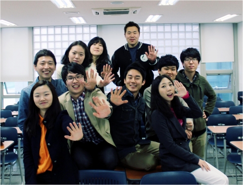 건국대학교(총장 송희영)는 8일 건국대 부동산학과 김태용 학생(09학번)과 류한성 학생(09), 컴퓨터공학과 이호진 학생(09) 외 7명이 ‘2013년 서울시 에너지절약 실천 지원