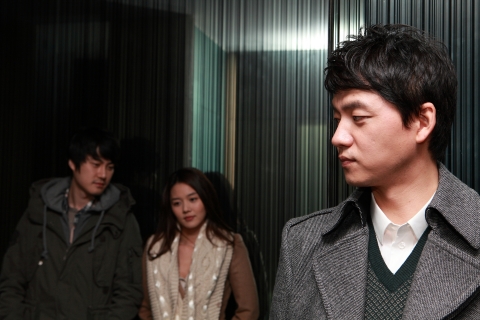 TV무비 ‘내 마음의 수선공’이 확장판 ‘그녀의 13월’로 돌아오며 4월 11일 프리미엄 오픈을 확정지었다.