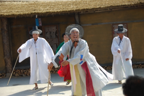 극단갯돌, 마당극 ‘뺑파전’ 공연