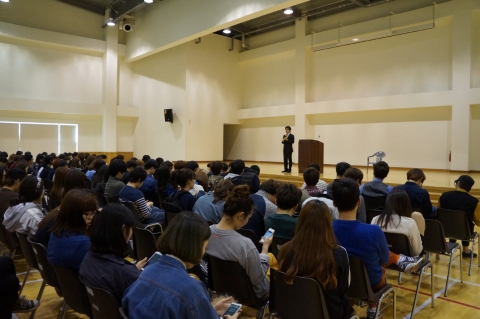 김광배 대구경북패션사업협동조합 이사장이 특강을 진행하고 있다