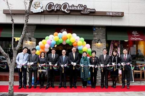 코엠케이와 메르코수르코리아는 지난 10일 강남구 역삼동에 카페낀디오(Cafe Quindio) 매장을 오픈했다.