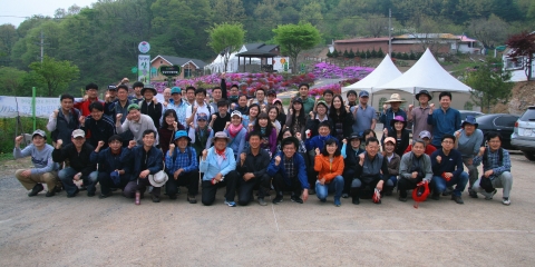 충남발전연구원(원장 박진도)은 9일 충남 청양에 위치한 ‘칠갑산 산꽃마을’을 찾아 농촌봉사활동을 가졌다.
