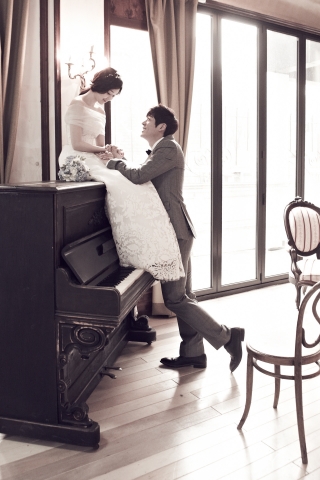예비신랑 배우 서지석과 5살연하 플로리스트 예비신부의 모습