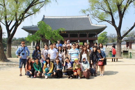 극동대학교는 외국인 학생을 대상으로 2013학년도 1학기 한국어교육원 문화체험을 지난 8일 국립민속박물관과 경복궁에서 진행했다고 밝혔다.