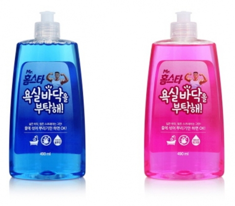 LG생활건강이 욕실바닥 청소와 틈새 찌든 때 제거가 가능한 바닥 세정제 Mr.홈스타 욕실바닥을 부탁해 2종을 출시했다.