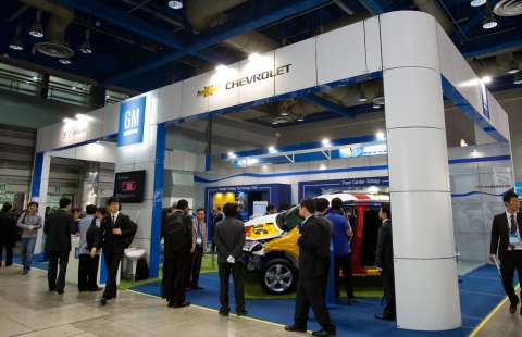 한국지엠은 서울 삼성동 COEX에서 개최되는 제23차 국제자동차안전기술회의에 참가한다. 전시장과 기술시연장을 마련한 한국지엠은 쉐보레 트랙스와 캐딜락 ATS 등에 적용된 첨단 안전기술을 선보인다.