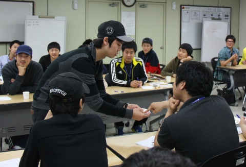 한국보건복지인력개발원 경인사회복무교육센터는 5월 28일 사회복무요원 직무교육 중 광명시 소하1동 주민센터에서 사회복무요원으로 근무 중인 신세대 마술사 김민형(27)씨를 초청, 동기